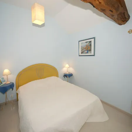 펜션 Spacious In With Swimming Pool
