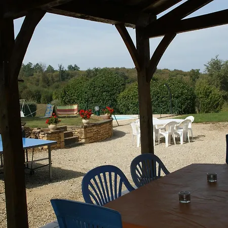 Spacious In With Swimming Pool